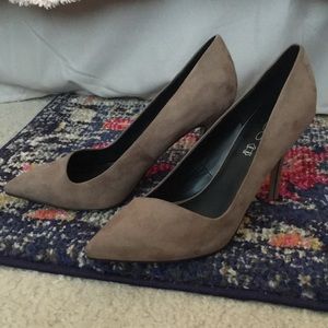 Gray suede Aldo pumps